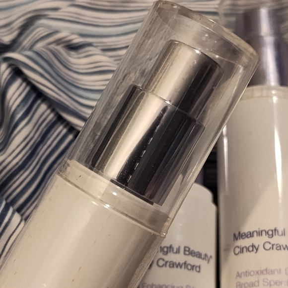 Cindy CC Crawford Meaningful Beauty Bundle - Picture 2 of 4